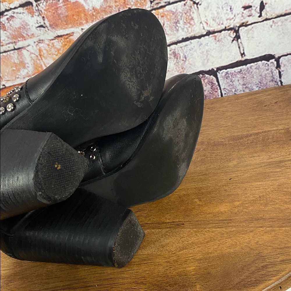 Steve Madden Awsum Studded Leather Black Heeled Western Ankle Boots Sz 7 - Picture 13 of 17
